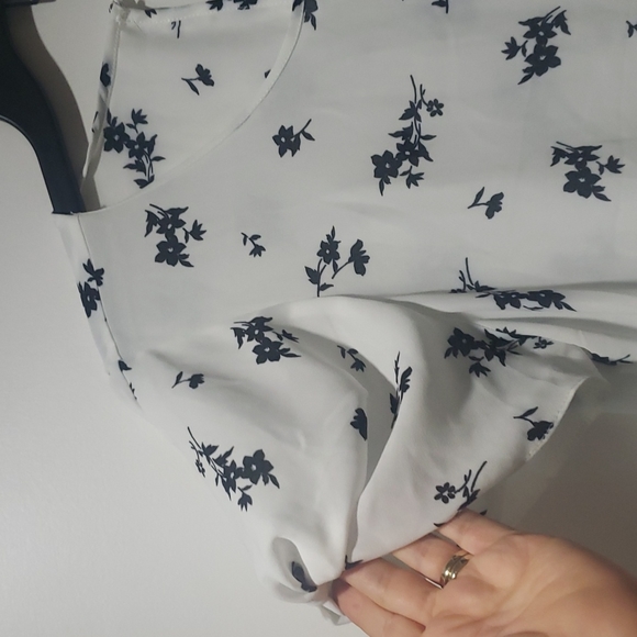 Top - Picture 6 of 10